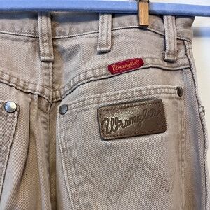 Vintage Wrangler Women's High Rise Straight Leg Jeans in Tan
